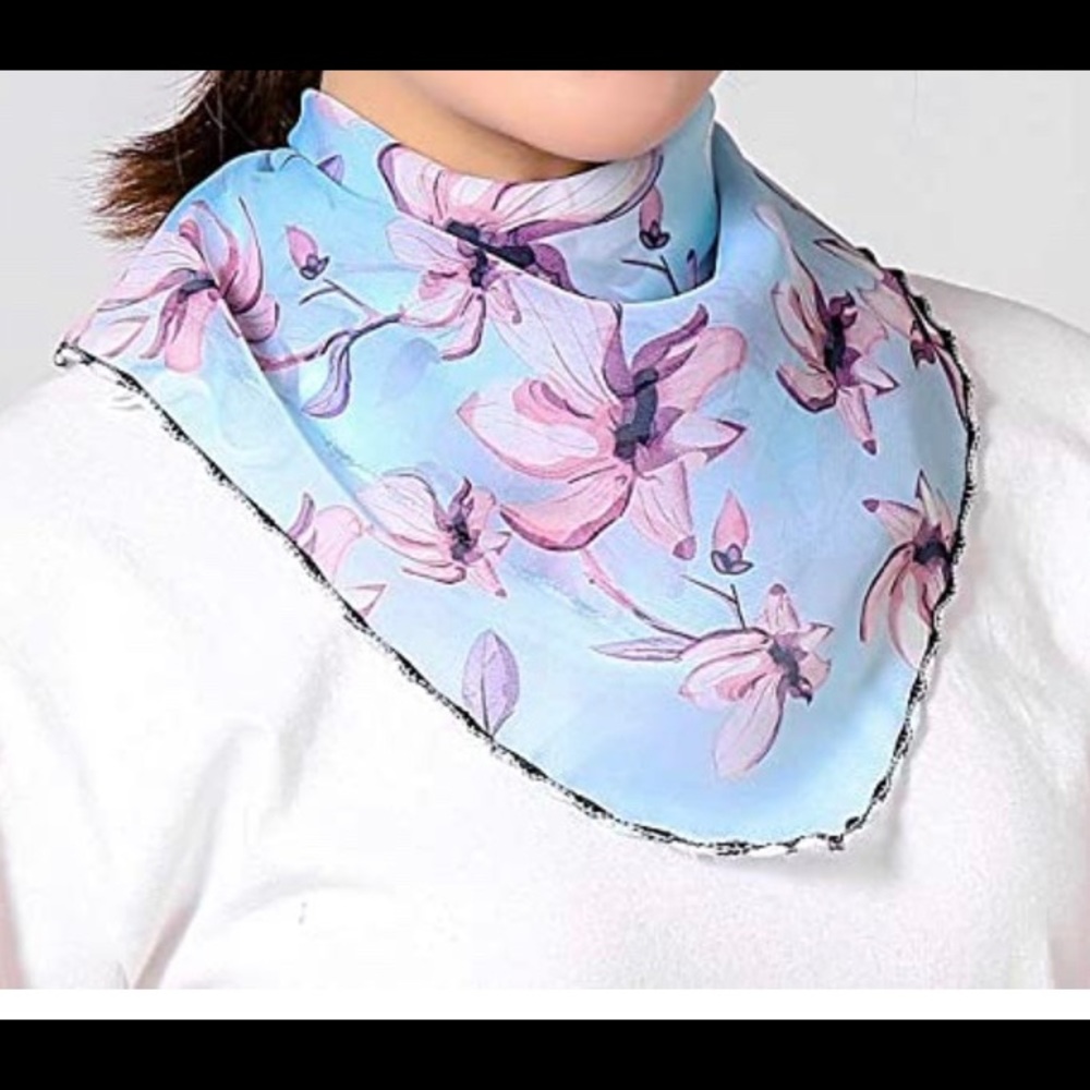 - New blue floral chiffon bandana neck gaite… - Picture 4 of 5